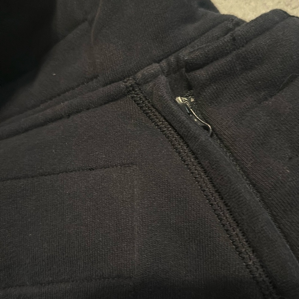 Lululemon Scuba Convertible Hoodie Vest - Picture 7 of 7